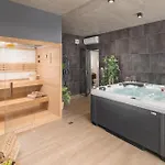 Luxurious In With Sauna 펜션 Žminj
