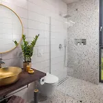 Luxurious In With Sauna 펜션 Žminj