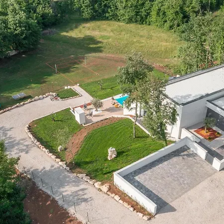 Casa de Férias Awesome In Zminj With Wifi *