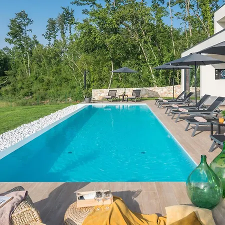 Casa de Férias Awesome In Zminj With Wifi Žminj