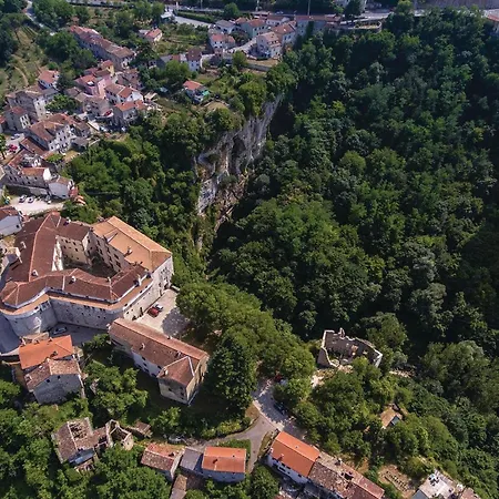 Awesome In Zminj With Wifi * Žminj