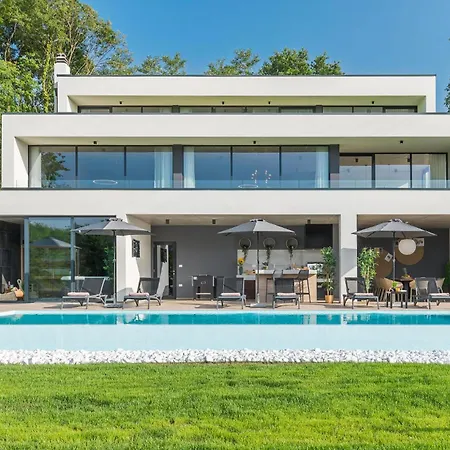 Awesome In Zminj With Wifi Žminj