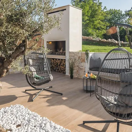 Lovely In With Sauna Holiday home Zminj
